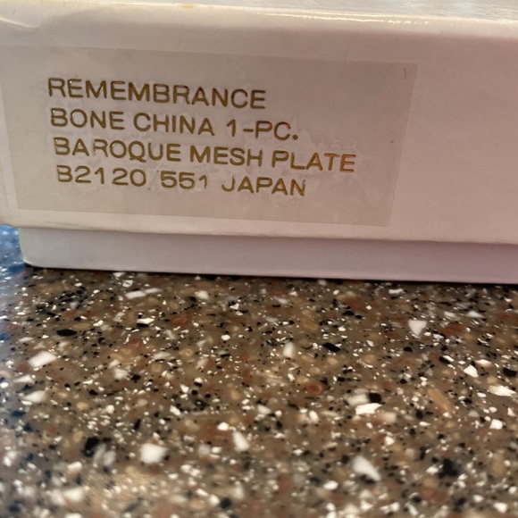 Mikasa Remembrance Bone China Baroque Mesh Plate B2120 551 - Picture 5 of 6